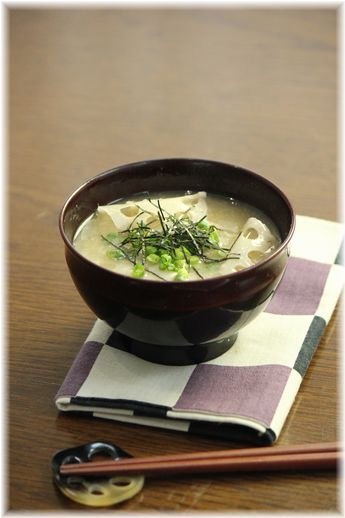 歯ごたえ蓮根のお味噌汁。 と朝ごはん。