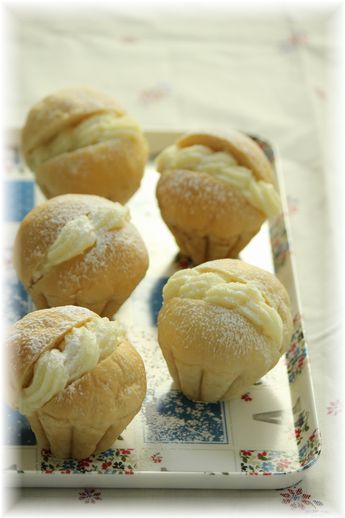 練乳クリームパン。