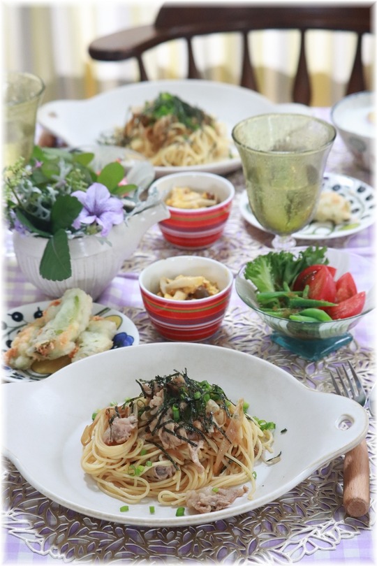  【レシピ】ごぼうのガーリックバター醤油パスタ。と　献立。と　連休じゃなかった。