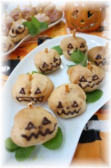 かぼちゃのミニシュークリーム。