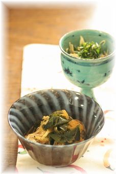 大根とわかめのコチュジャンキンピラ と キャベツの海苔マヨ和え。 それから夕ご飯。