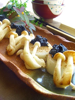 長芋ときのこのステーキ☆海苔とガーリックバターのソース。