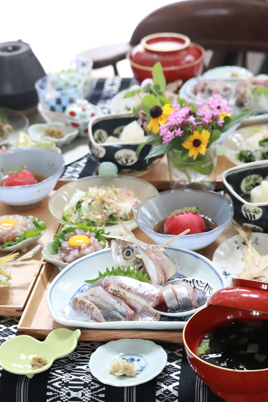  【献立】お出掛け出来ないのでおうち旅館？？？　釣りに行った日の献立。と　お魚どんどんさばき大会。