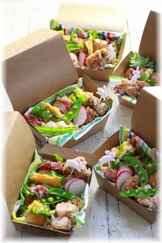 ミルクコッペパンのサンドイッチ。　と　お弁当。