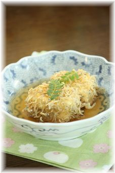 しらすいっぱい 揚げ出し豆腐。 と献立。