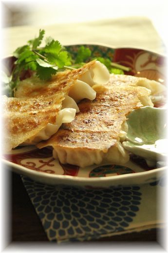 玉ねぎいっぱい餃子。 と献立。