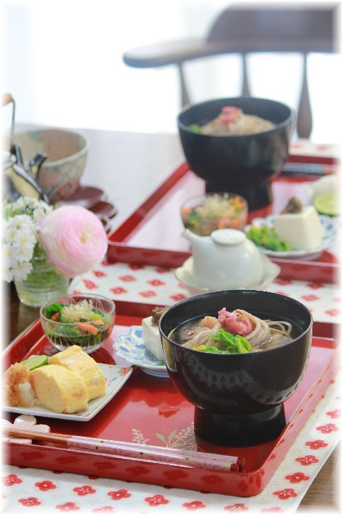 梅おかか蕎麦。 と お昼ごはん。