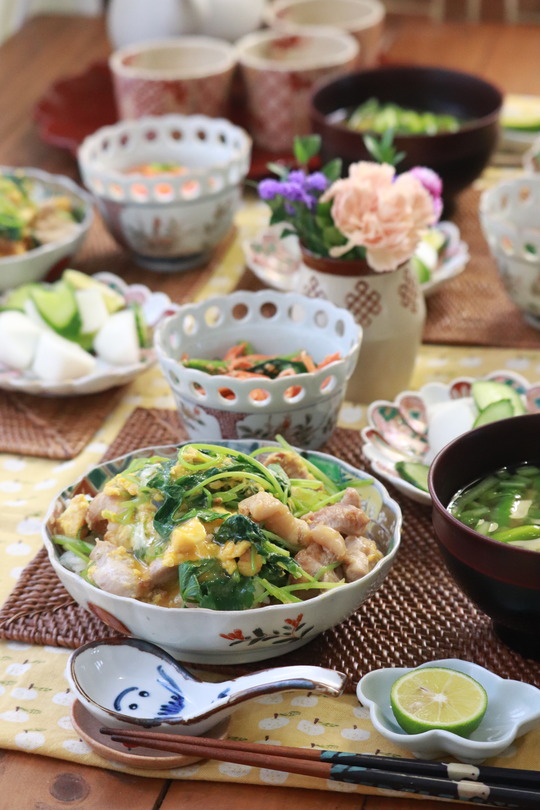  【レシピ】おおいたクッキングアンバサダー。三つ葉が主役の親子丼。と　お昼ご飯の献立。
