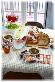 美味しいパンとハヤシライスのランチ。