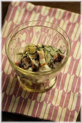 新玉ねぎの梅ベーコン和え。 と 献立。