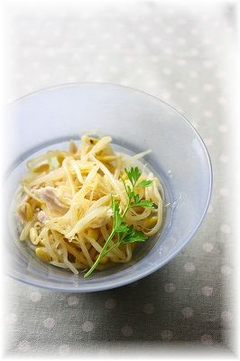 鶏とモヤシのオリーブレモン和え。 と献立。