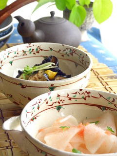 大根とタラコのお漬物 と 干し茄子のお漬物。