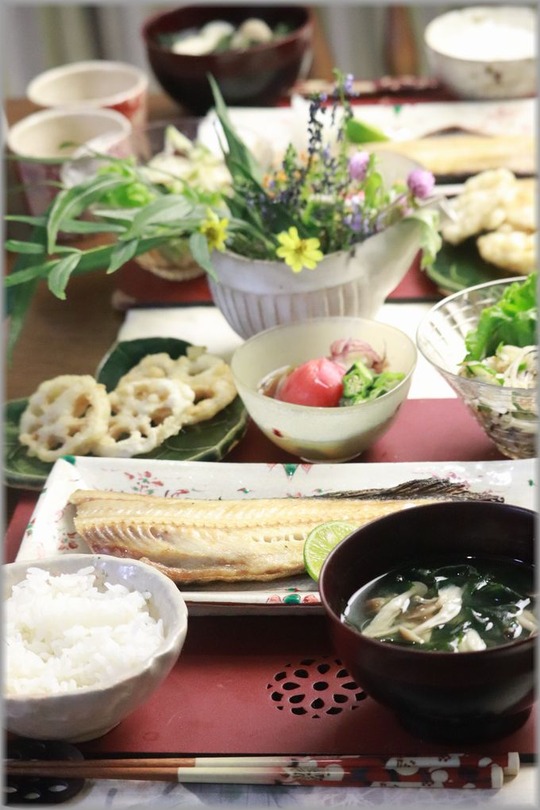 【献立】忙しくなるって解っていたので　ほっけの干物。の献立。と　トビウオすくい。
