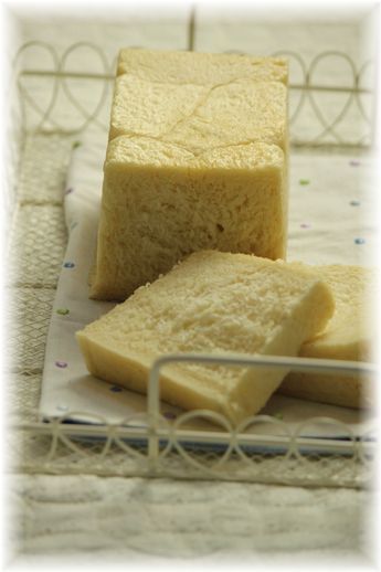 白ミミ食パン。