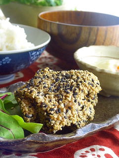 胡麻ワサビの蒸し鶏。