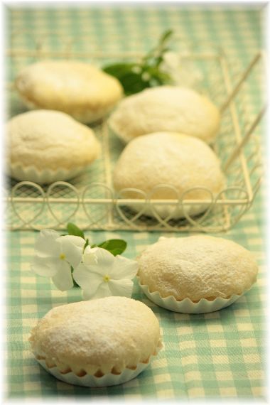 冷やして食べる ダブルクリームパン。