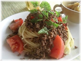 甘辛トマトのパスタ。 と献立。