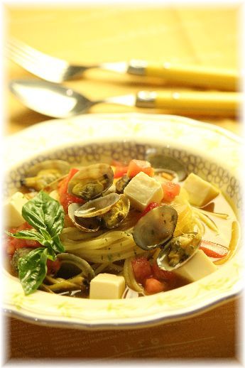 あさりの スープカレーパスタ。 と 献立。