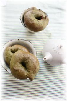 抹茶小豆ベーグル。