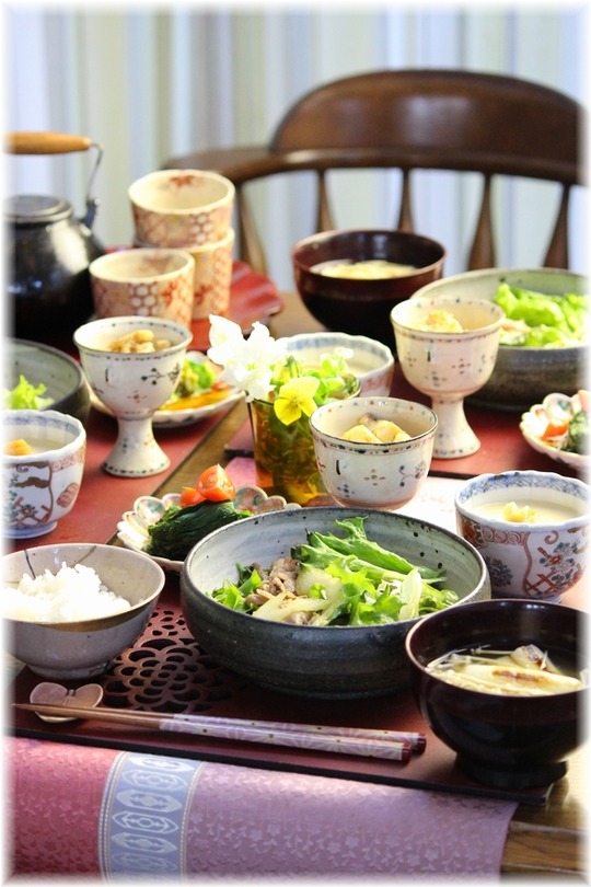 茶碗蒸しの作り方画像。と　牛肉とたっぷりレタスの甘辛煮。と　献立。