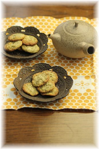 ほうじ茶ラングドシャ。