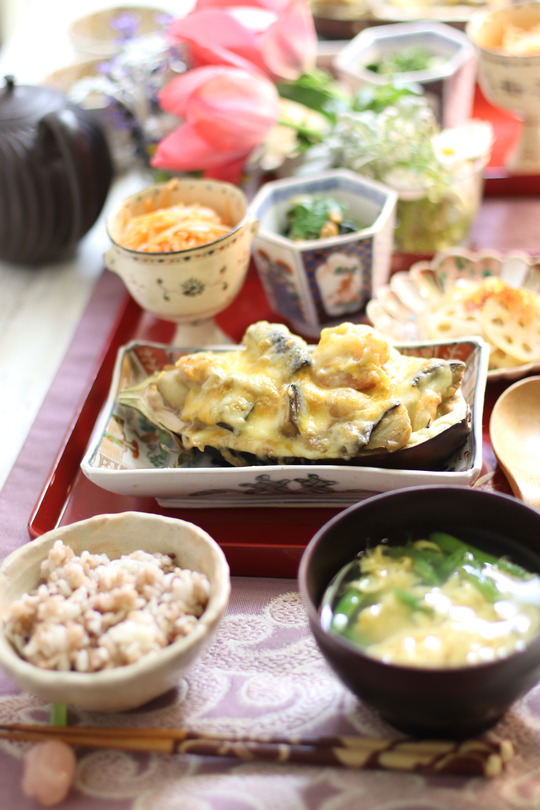 【レシピ】米なすと海老の味噌おかかグラタン。と　献立。と　雨のかまくら。