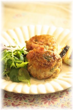 大葉とにんにくとウインナーのハンバーグ。 と献立。