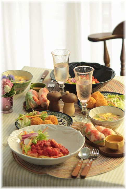 サラダクラブで野菜モリモリお昼ごはん。とアンケート実施中♪