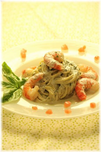 バジルクリームの冷たいパスタ。 と 献立。