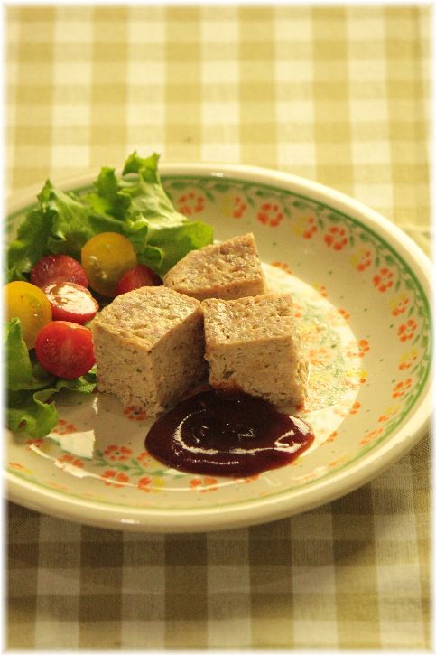 10分お豆腐チキンローフ。 と 献立。