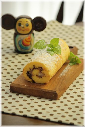 チョコチップロールケーキ。