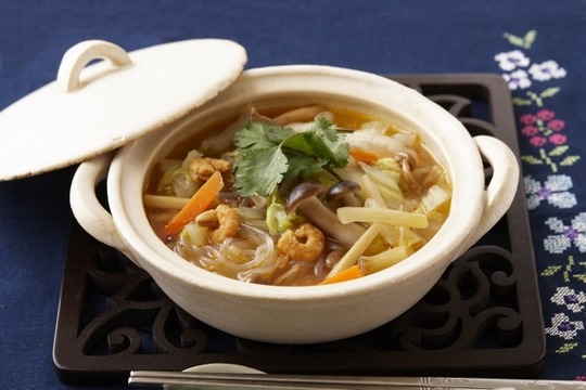 野菜たっぷりトムヤム鍋 (640x427)