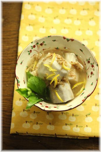 里芋の塩炒りおかか煮。 と 献立。