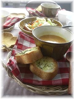 朝ごパン。 とガス展終了♪