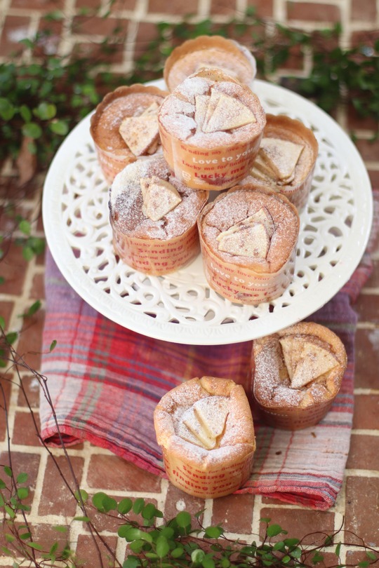 ふわっふわ　りんごのカップシフォン。と　ありがとう若者。