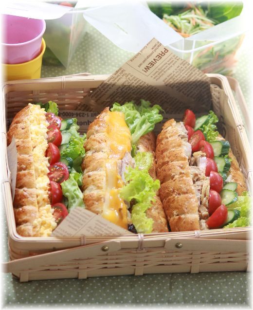 ぷちぷち麦入り全粒粉パンの サンドイッチ。