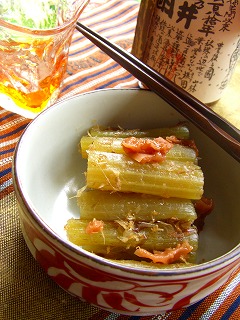 ふきの土佐煮・梅風味。