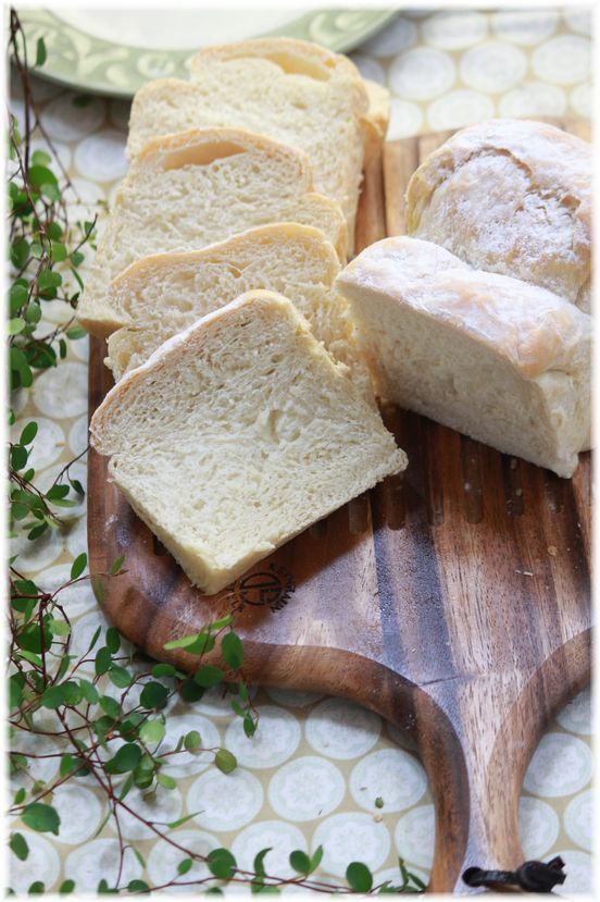 「カルピス」と オリーブオイルが香る ふわふわ食パン。