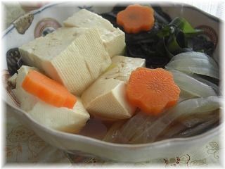 ワカメ入り湯豆腐？？？ と献立。 そして本日発売＾＾