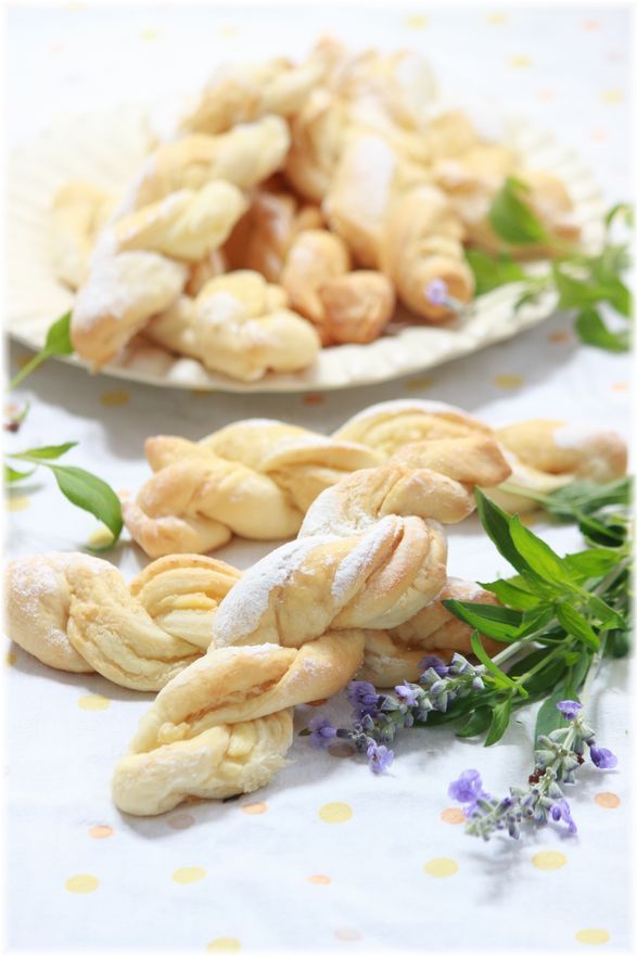 冷やして食べる ハニーチーズのねじねじパン。