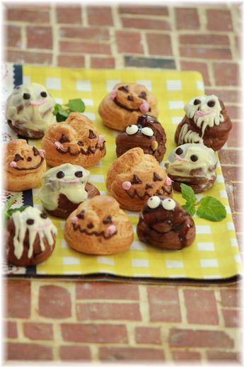 ハロウィンシュークリーム（かぼちゃさんとオバケさん）香ばしいバージョン♪