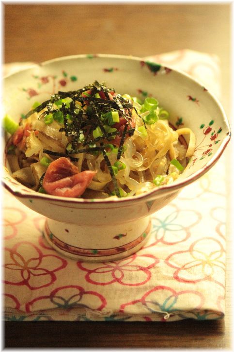 牛蒡と白滝の梅炒り煮。 と 献立。