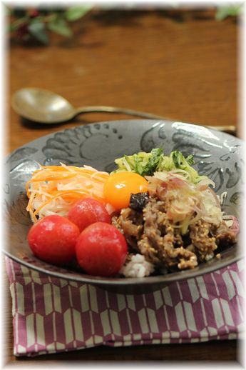 夏のビビンバ。と お昼ごはん。