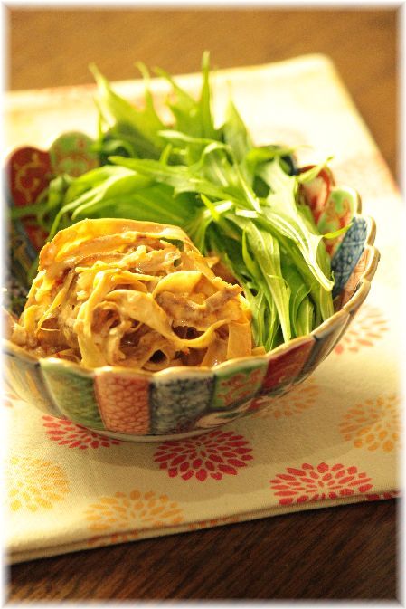 牛蒡のピリ辛サラダ。 と 献立。