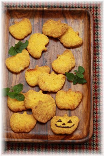 バター無し、卵無しの かぼちゃのサクサククラッカー。