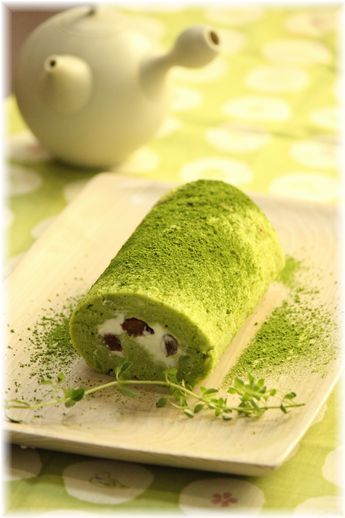 抹茶豆腐ロールケーキ。