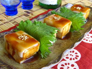 お豆腐とお餅の照焼き。