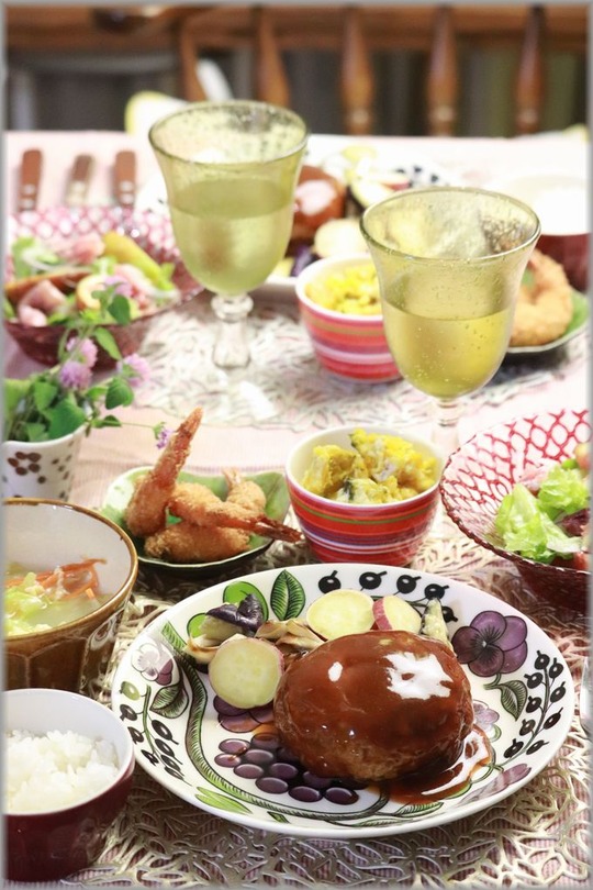 【レシピ】ぴかぴかハンバーグ。と　献立。と　私はジャージのズボンを履いて帰ったよね？？？