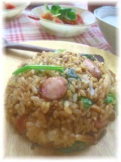 ちょこっとお酢の醤油チャーハン。 と献立。