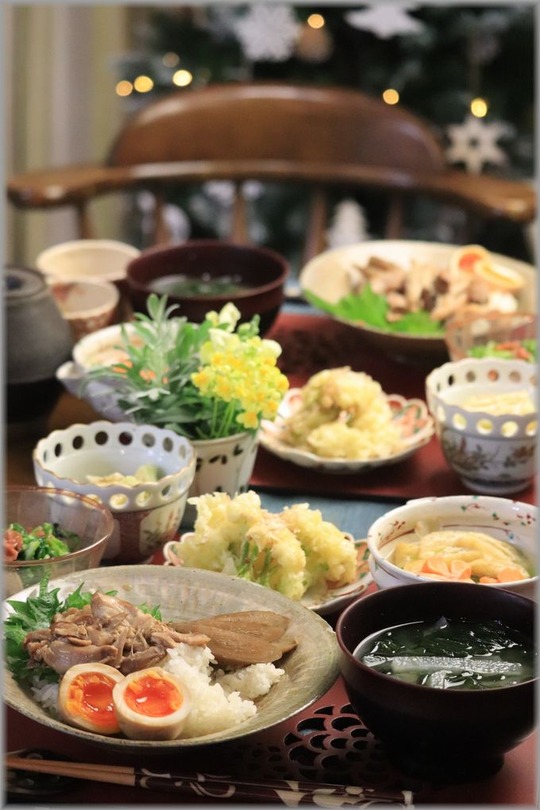 【レシピ】ほろほろ柔らか鶏ごぼう丼。と　献立。と  欲しいものをあげたい気持ち。